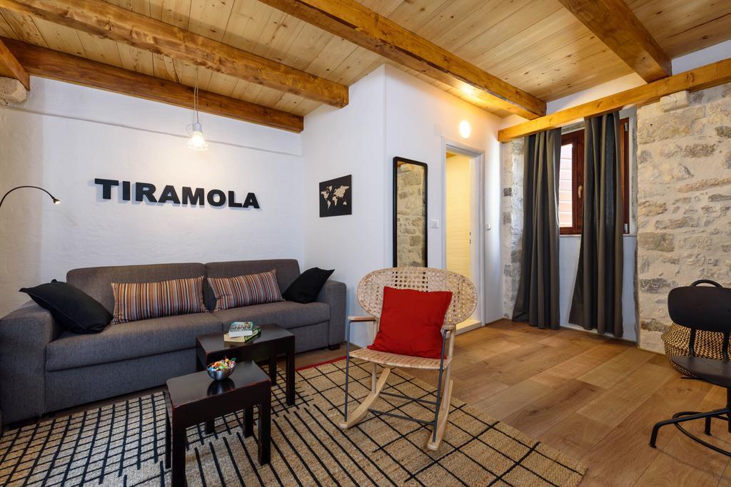 Apartments & Rooms Tiramola - Old Town 特罗吉尔 外观 照片